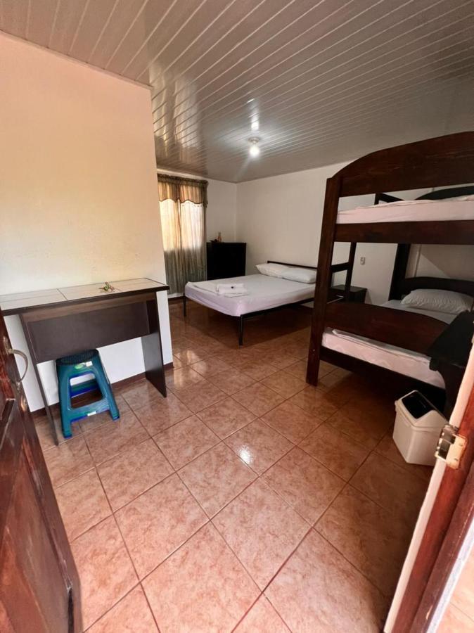 Cabinas Playa Bandera Parrita Exterior foto